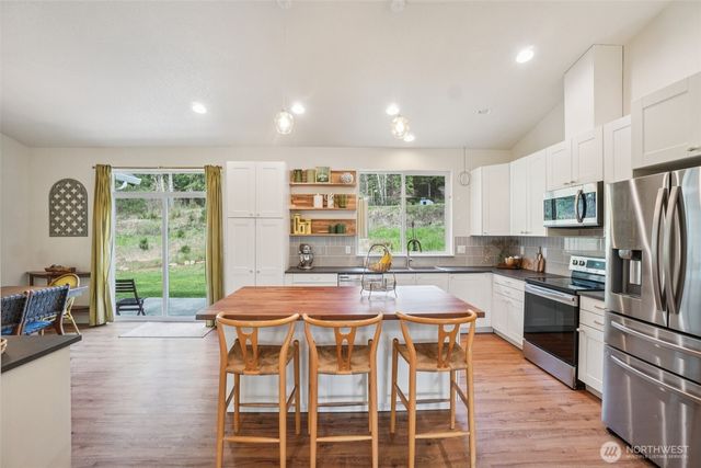 30307 NE Sunset Falls Road, Yacolt, WA 98675