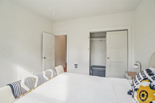 30307 NE Sunset Falls Road, Yacolt, WA 98675