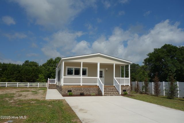 884 Yaupon Drive SW, Calabash, NC 28467