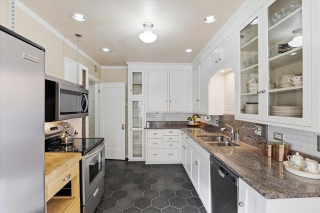 1618 S Lincoln St, Spokane, WA 99203