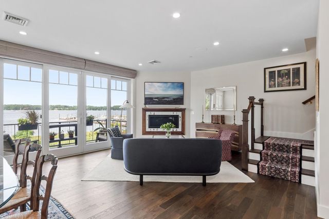 30 Little Bay Drive, Dover, NH 03820
