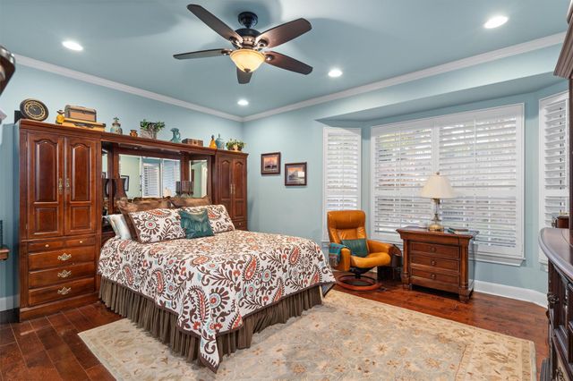 204 Goose Island DR, Georgetown, TX 78633