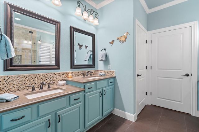 204 Goose Island DR, Georgetown, TX 78633