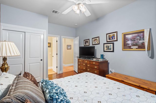 204 Goose Island DR, Georgetown, TX 78633