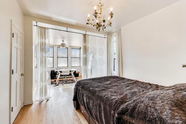 4553 S Ellis Avenue, Chicago, IL 60653