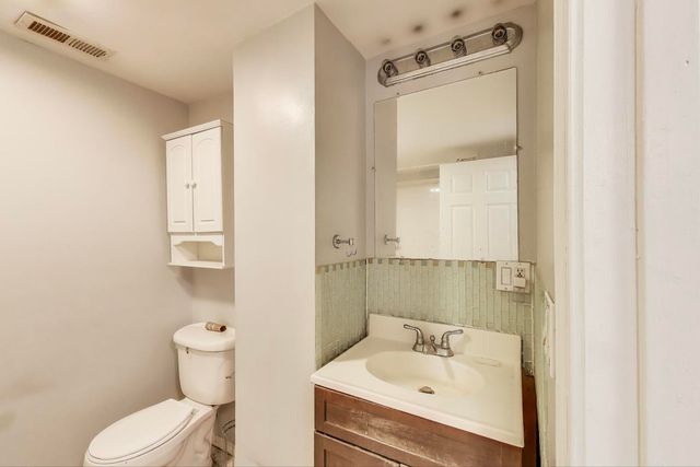 4553 S Ellis Avenue, Chicago, IL 60653