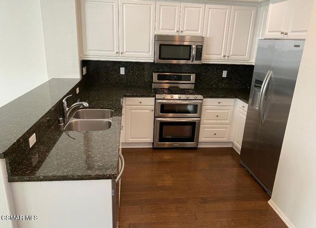 2234 Rolling River Lane 3, Simi Valley, CA 93063