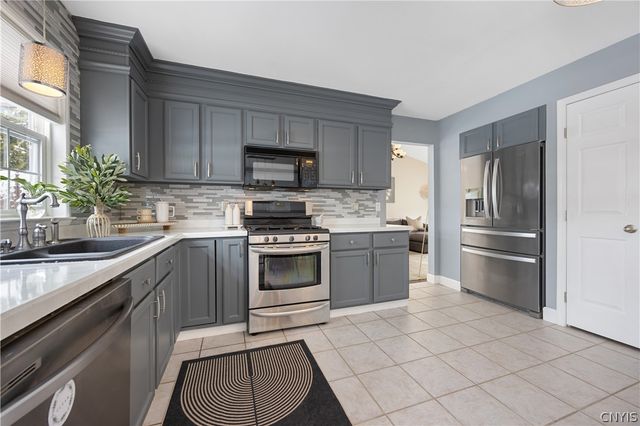 5114 Old Barn Road, Clay, NY 13041