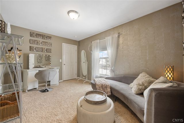 5114 Old Barn Road, Clay, NY 13041