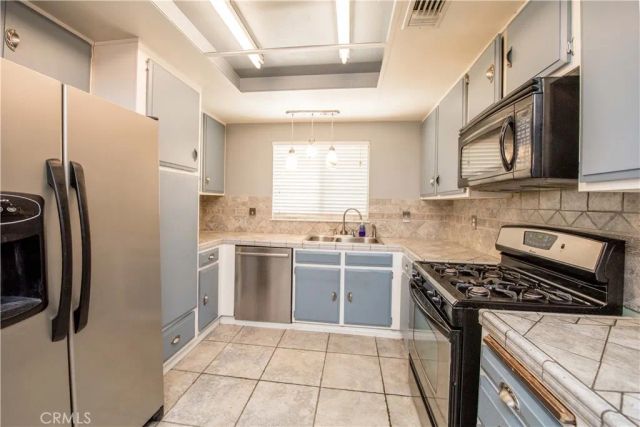 2905 Pepper Street, Highland, CA 92346