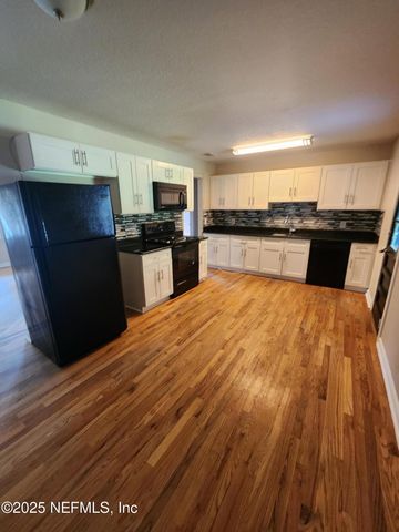 4282 FOREST Boulevard, Jacksonville, FL 32246