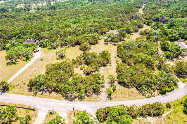 901 Todo LN, Driftwood, TX 78619