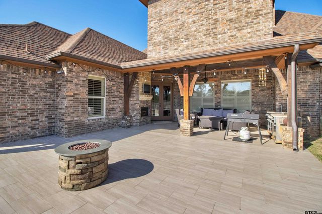 145 Abby Gail Dr, Longview, TX 75605