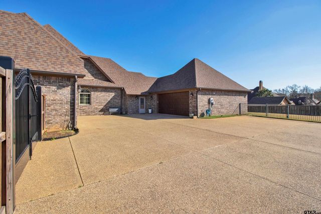 145 Abby Gail Dr, Longview, TX 75605