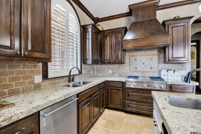 145 Abby Gail Dr, Longview, TX 75605