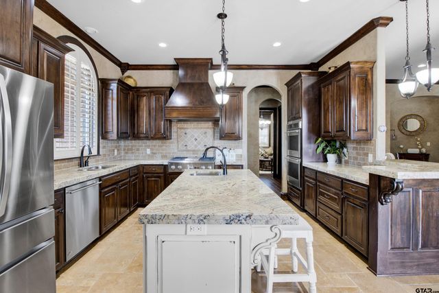 145 Abby Gail Dr, Longview, TX 75605