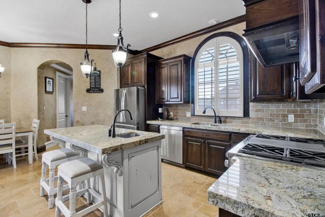 145 Abby Gail Dr, Longview, TX 75605
