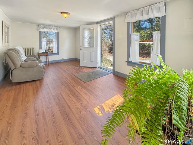 6 John Avenue, Waterford, CT 06375