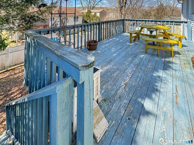 6 John Avenue, Waterford, CT 06375