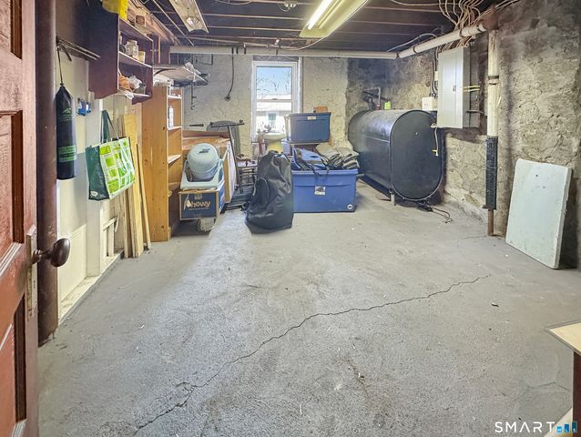 6 John Avenue, Waterford, CT 06375