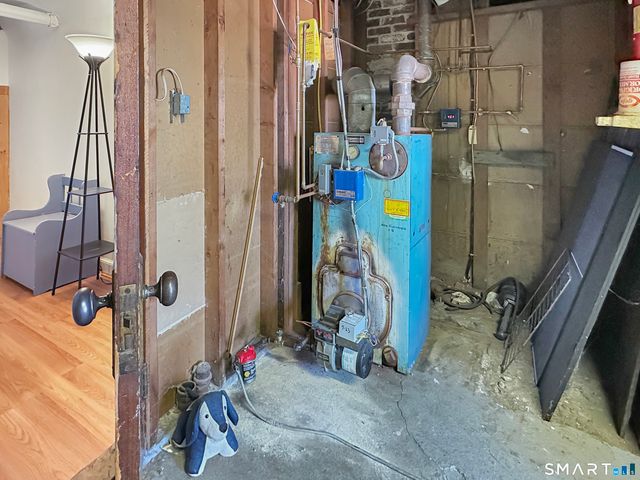 6 John Avenue, Waterford, CT 06375