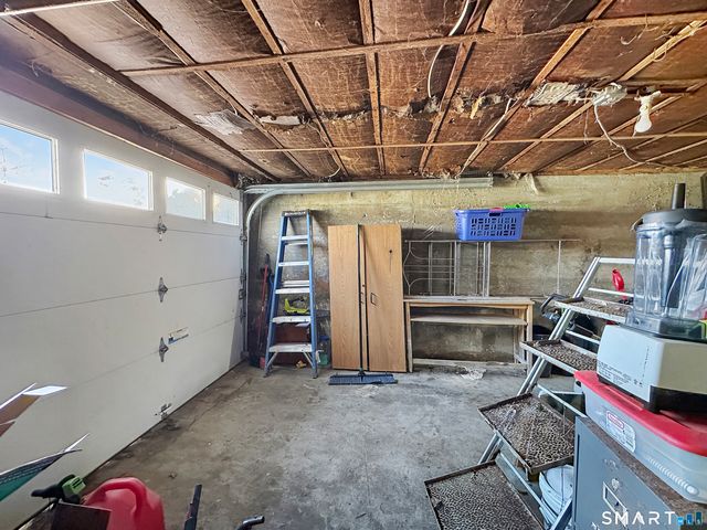 6 John Avenue, Waterford, CT 06375