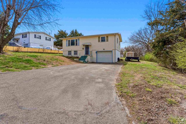 2009 W 17th Street, Junction City, KS 66441