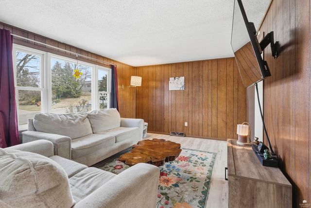 2009 W 17th Street, Junction City, KS 66441