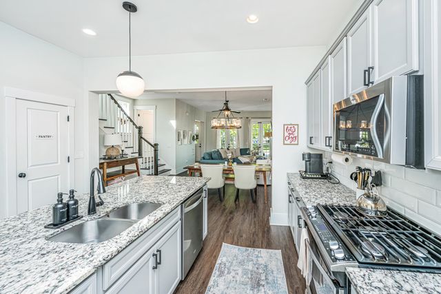 2008 Fleming Woods Road, Charleston, SC 29412
