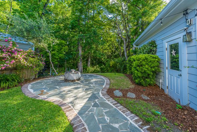 2008 Fleming Woods Road, Charleston, SC 29412