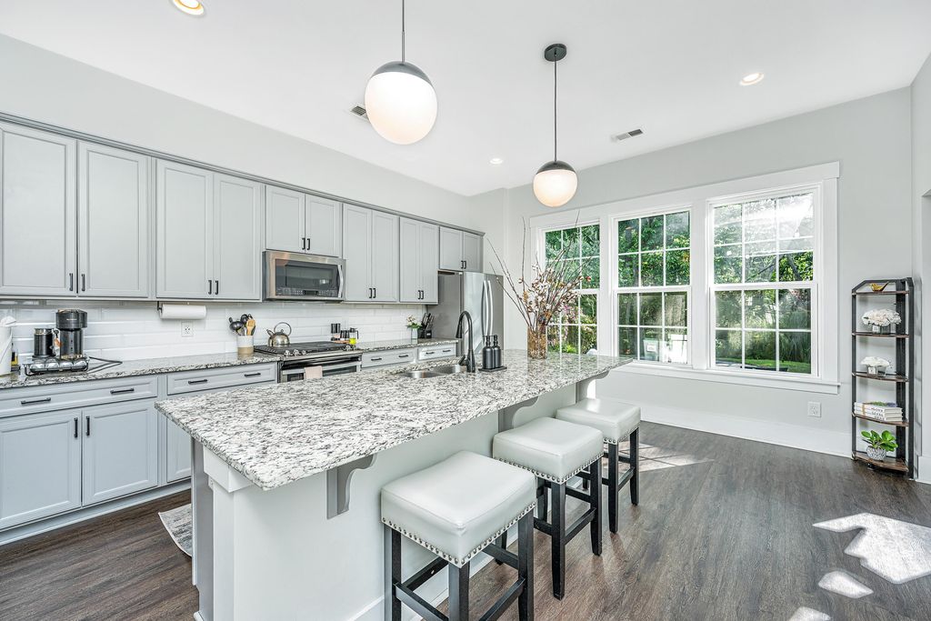 Image 19 of property listing at 2008 Fleming Woods Road, Charleston, SC 29412