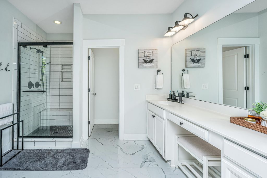 Image 35 of property listing at 2008 Fleming Woods Road, Charleston, SC 29412