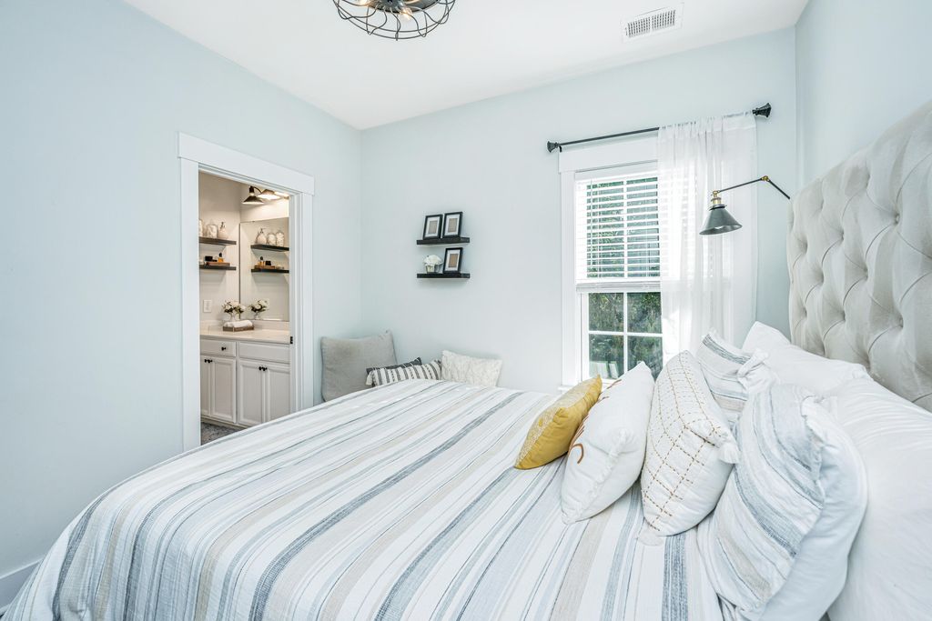 Image 37 of property listing at 2008 Fleming Woods Road, Charleston, SC 29412