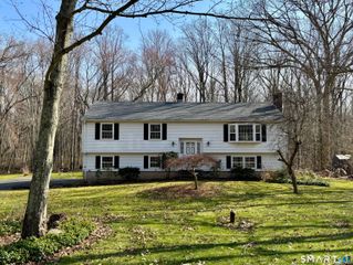 15 Stepping Stone Lane, Madison, CT 06443