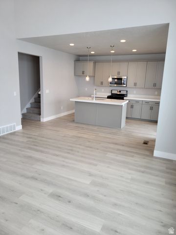 9787 N AARON AVE, Eagle Mountain, UT 84005