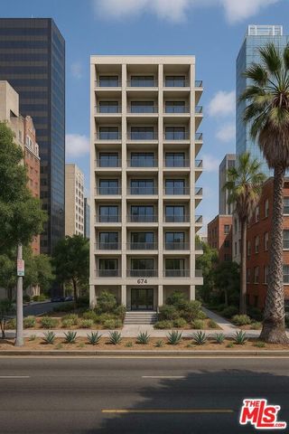 674 S Catalina Street, Los Angeles, CA 90005