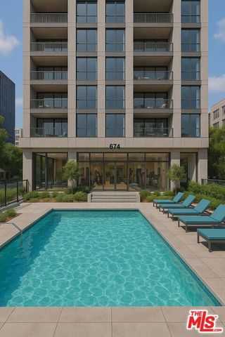 674 S Catalina Street, Los Angeles, CA 90005