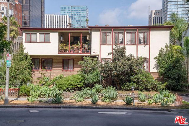 674 S Catalina Street, Los Angeles, CA 90005