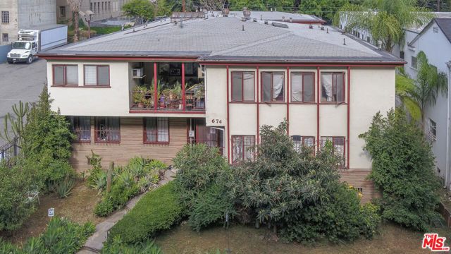 674 S Catalina Street, Los Angeles, CA 90005