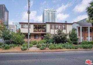 674 S Catalina Street, Los Angeles, CA 90005