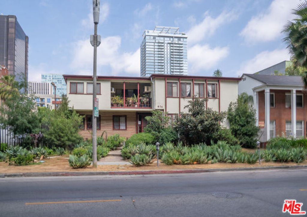 674 S Catalina Street, Los Angeles, CA 90005