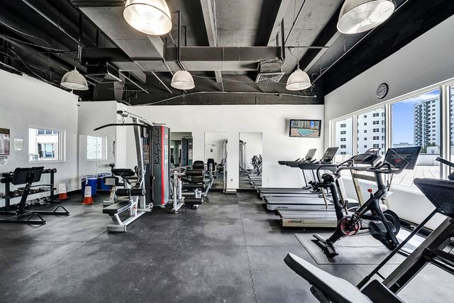 2751 S Ocean Drive 302s, Hollywood, FL 33019