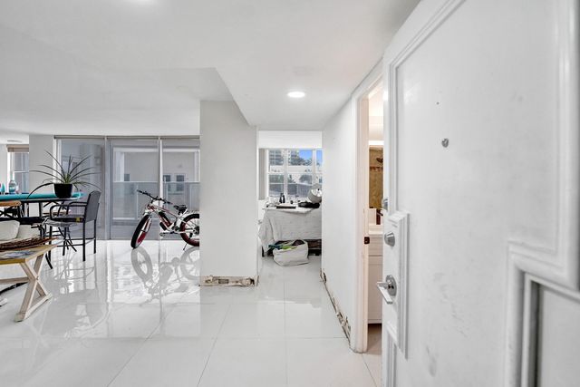 2751 S Ocean Drive 302s, Hollywood, FL 33019