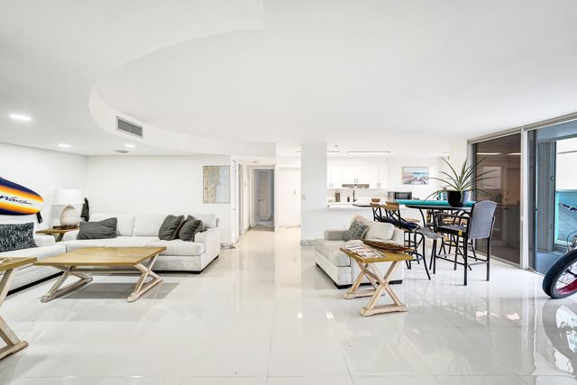2751 S Ocean Drive 302s, Hollywood, FL 33019