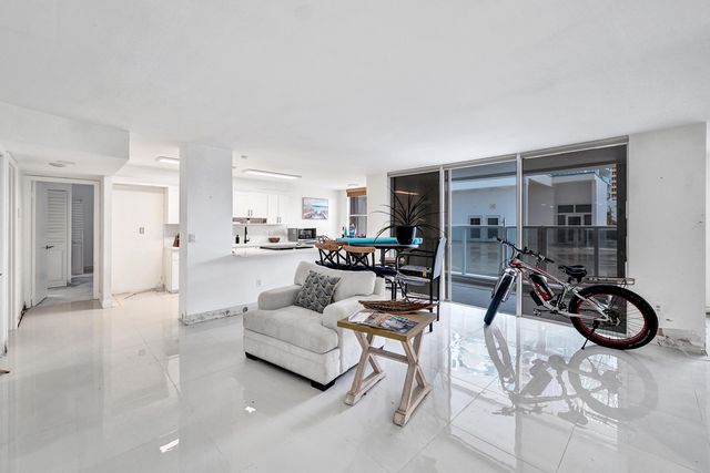 2751 S Ocean Drive 302s, Hollywood, FL 33019