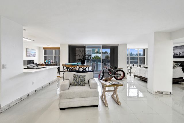2751 S Ocean Drive 302s, Hollywood, FL 33019