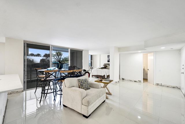2751 S Ocean Drive 302s, Hollywood, FL 33019