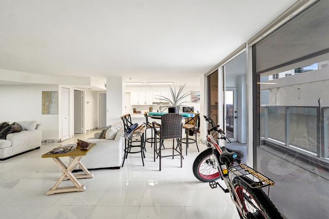 2751 S Ocean Drive 302s, Hollywood, FL 33019