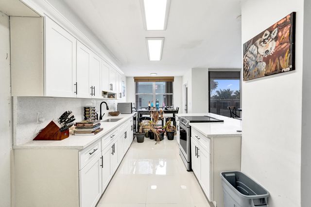 2751 S Ocean Drive 302s, Hollywood, FL 33019