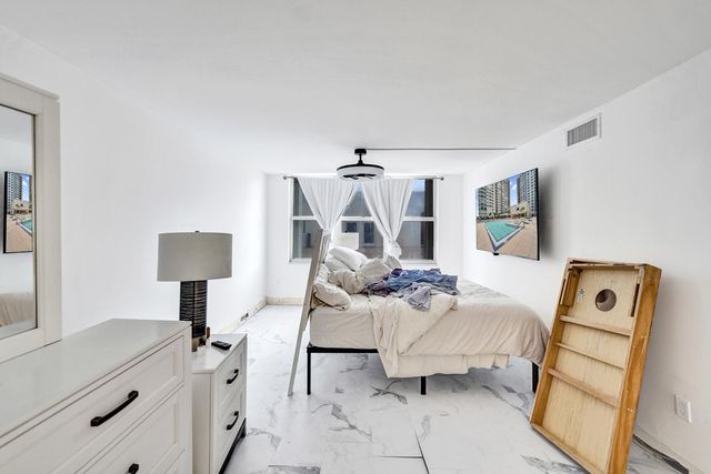 2751 S Ocean Drive 302s, Hollywood, FL 33019